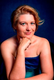 diana-moore-by-peter-everard-smith-1 small